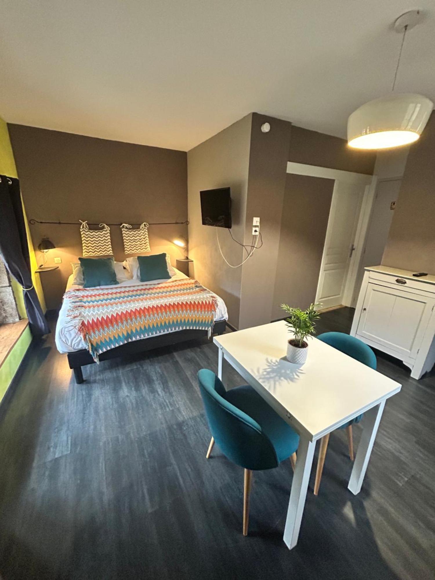 Le D'Tour Gourmand Bed and Breakfast Toulouse-le-Chateau Exteriör bild