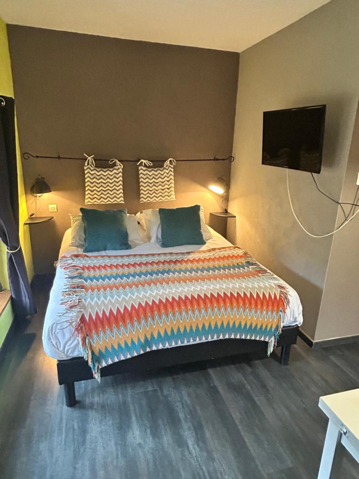 Le D'Tour Gourmand Bed and Breakfast Toulouse-le-Chateau Exteriör bild